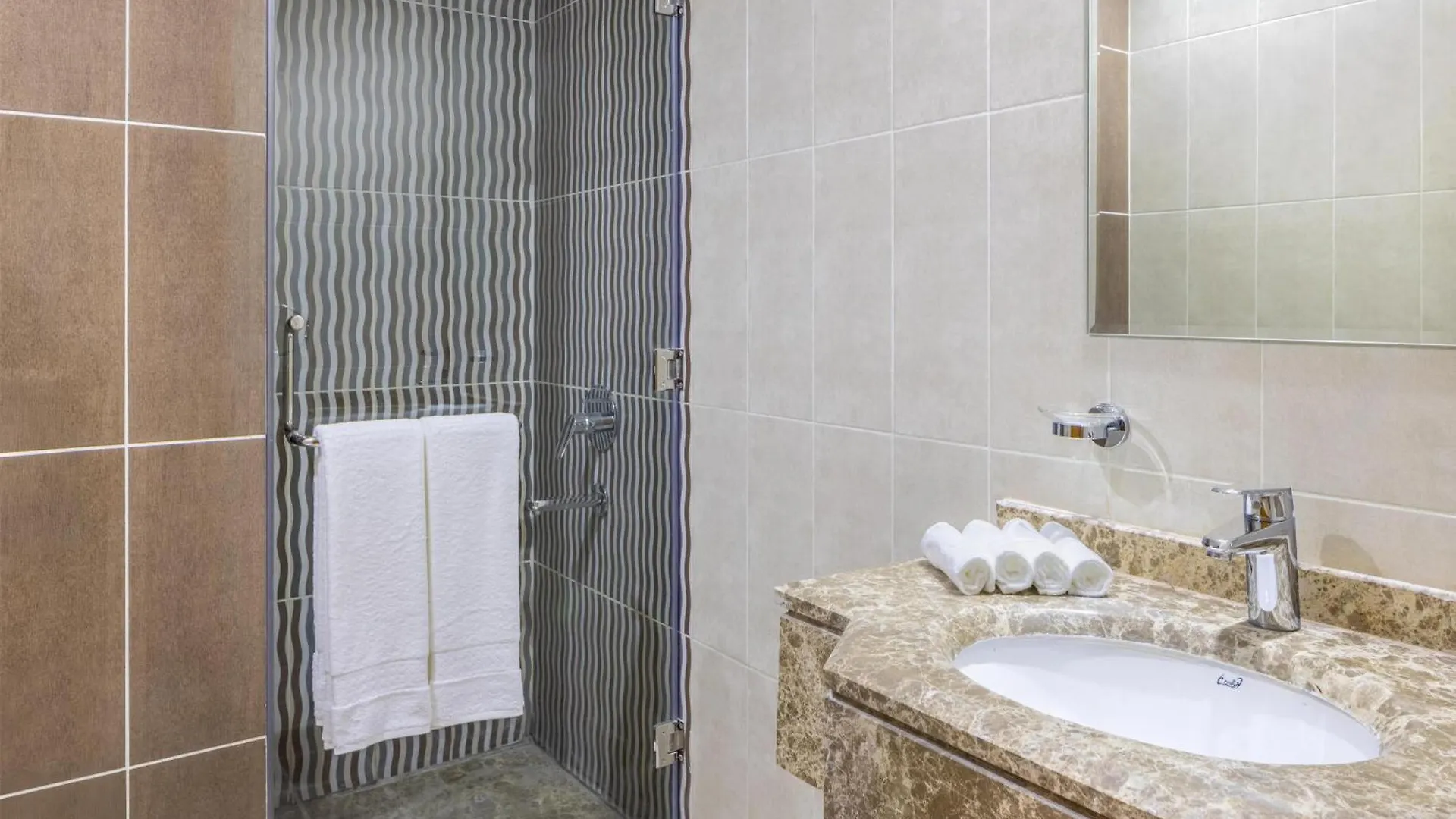 *** Otel Spark By Hilton Makkah Aziziyah Mekke Suudi Arabistan